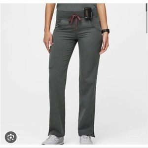 FIGS Women’s Bonsai Kade Cargo Scrub Pants